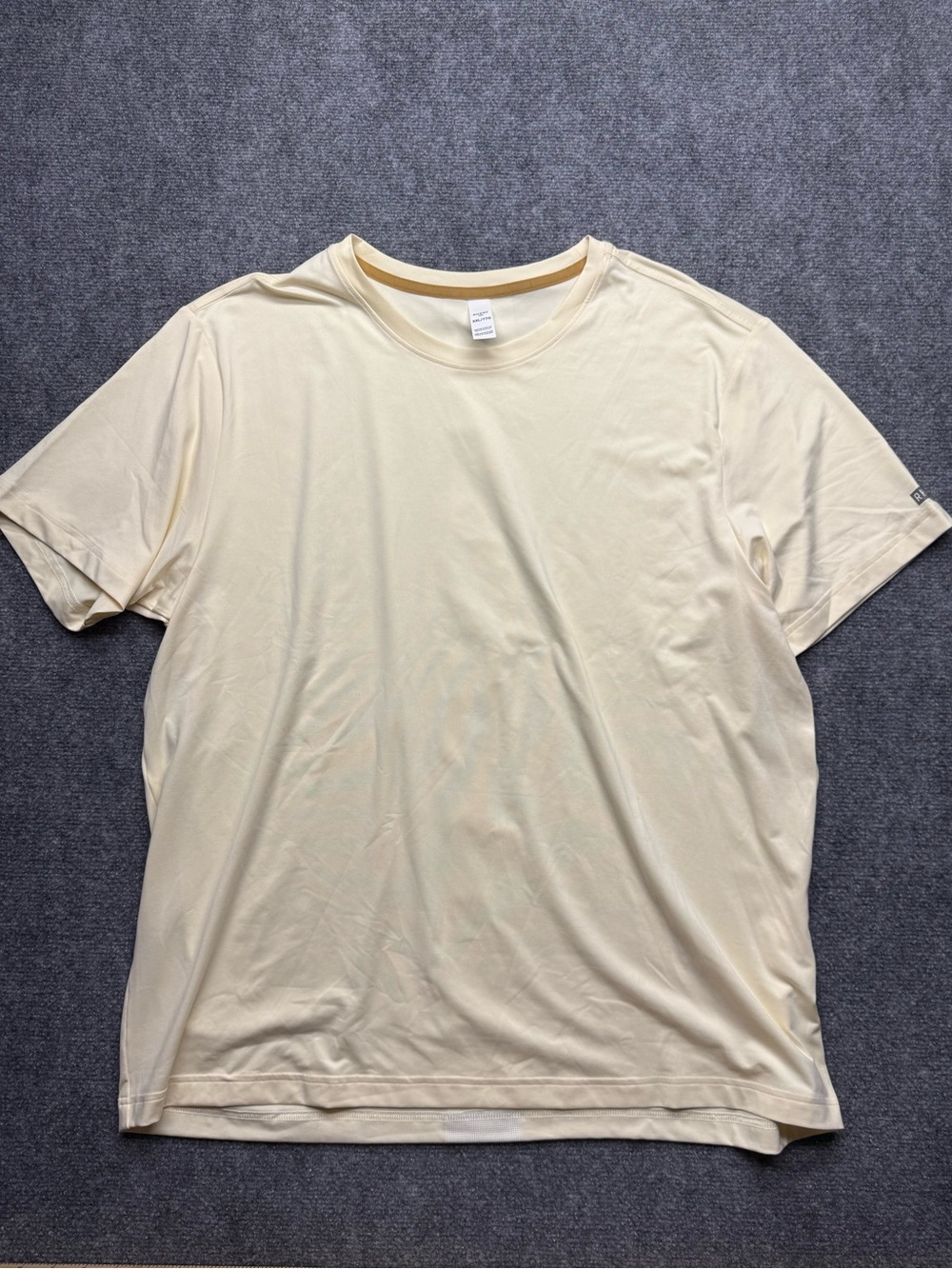 Rhone Men's XXL Butter yellow Crew Neck performance Short Sleeve Shirt